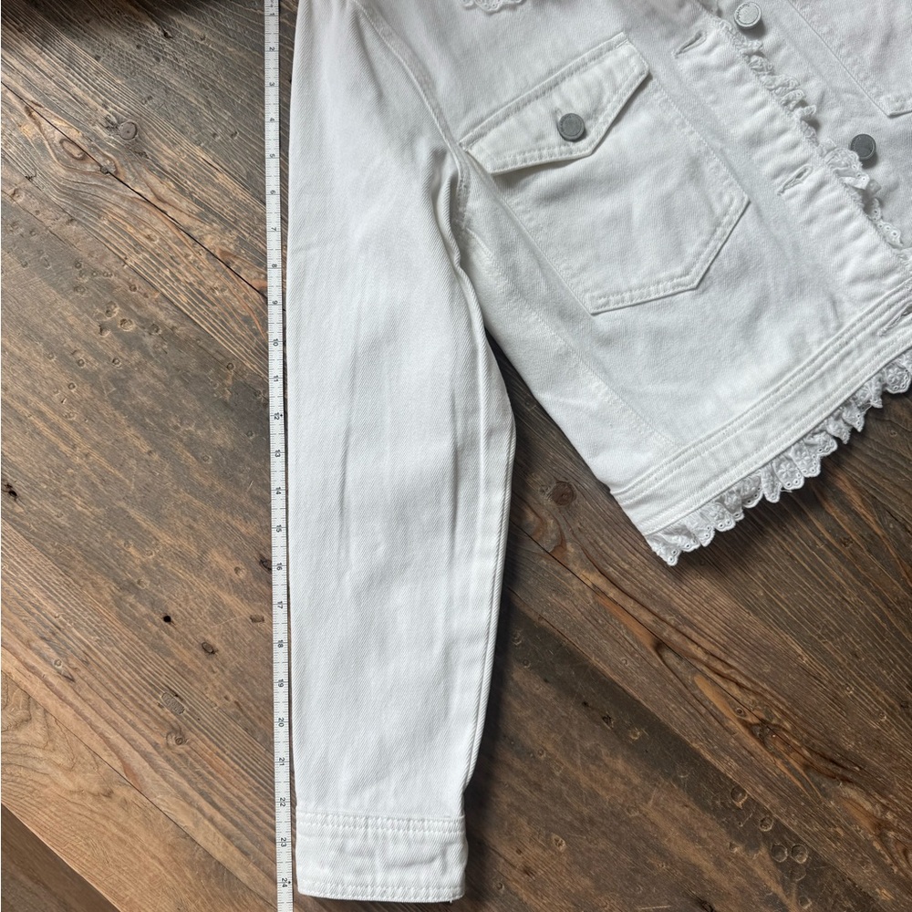 NWT-Blank NYC White Denim Jacket with eyelet trim - Picture 7 of 10